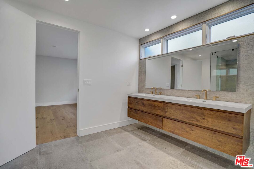 803 Teakwood Rd