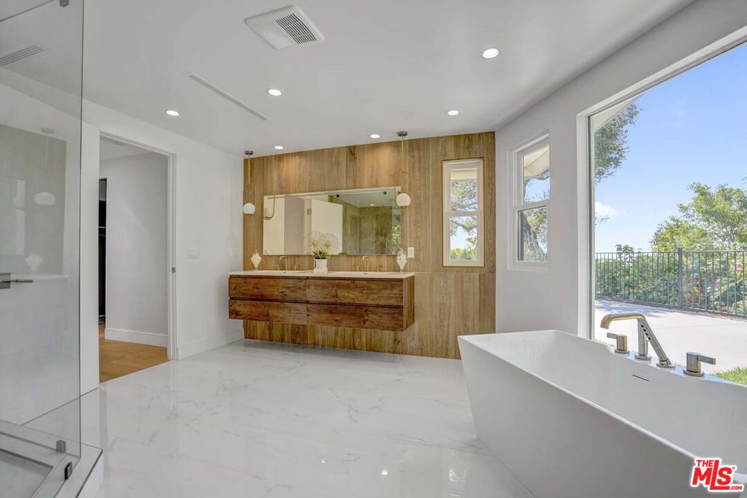 803 Teakwood Rd