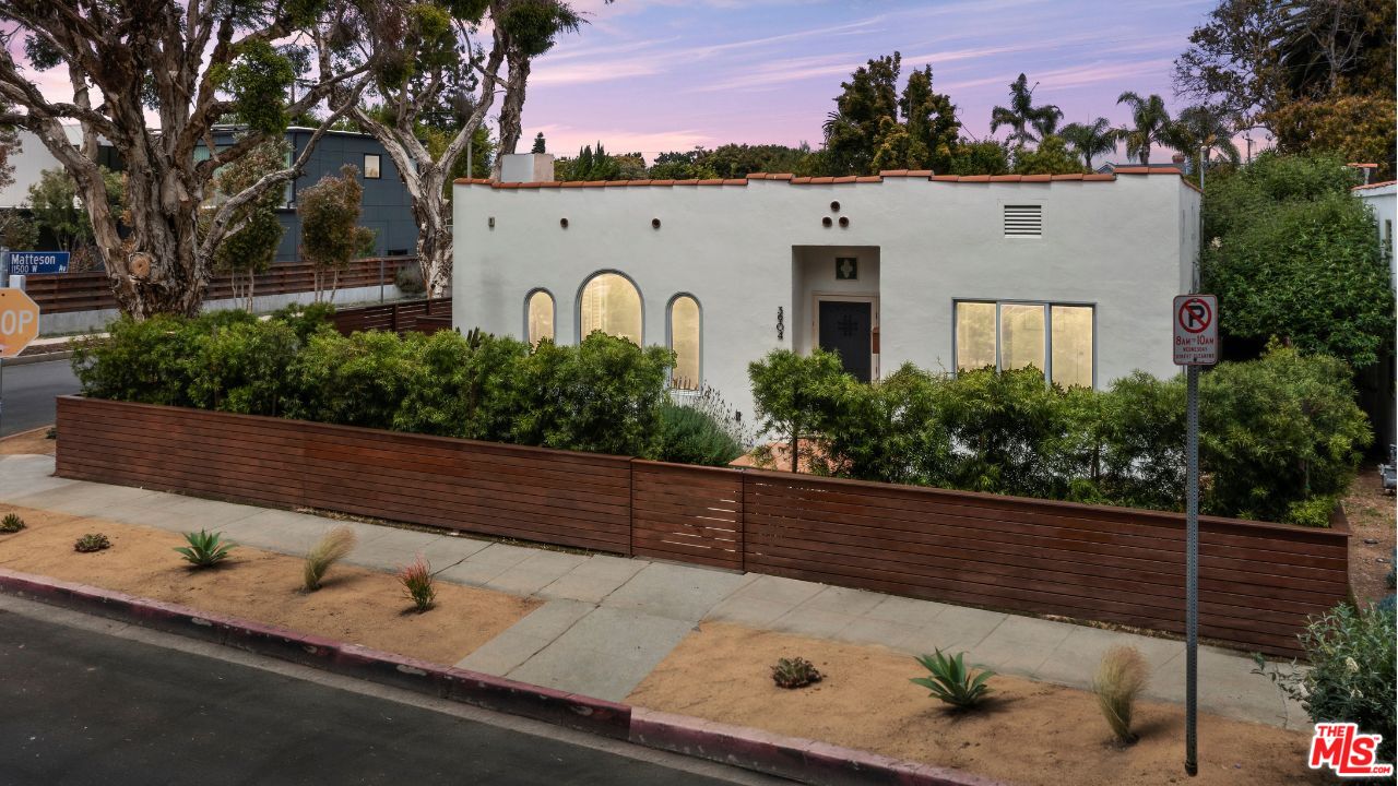 3904 Coolidge Ave