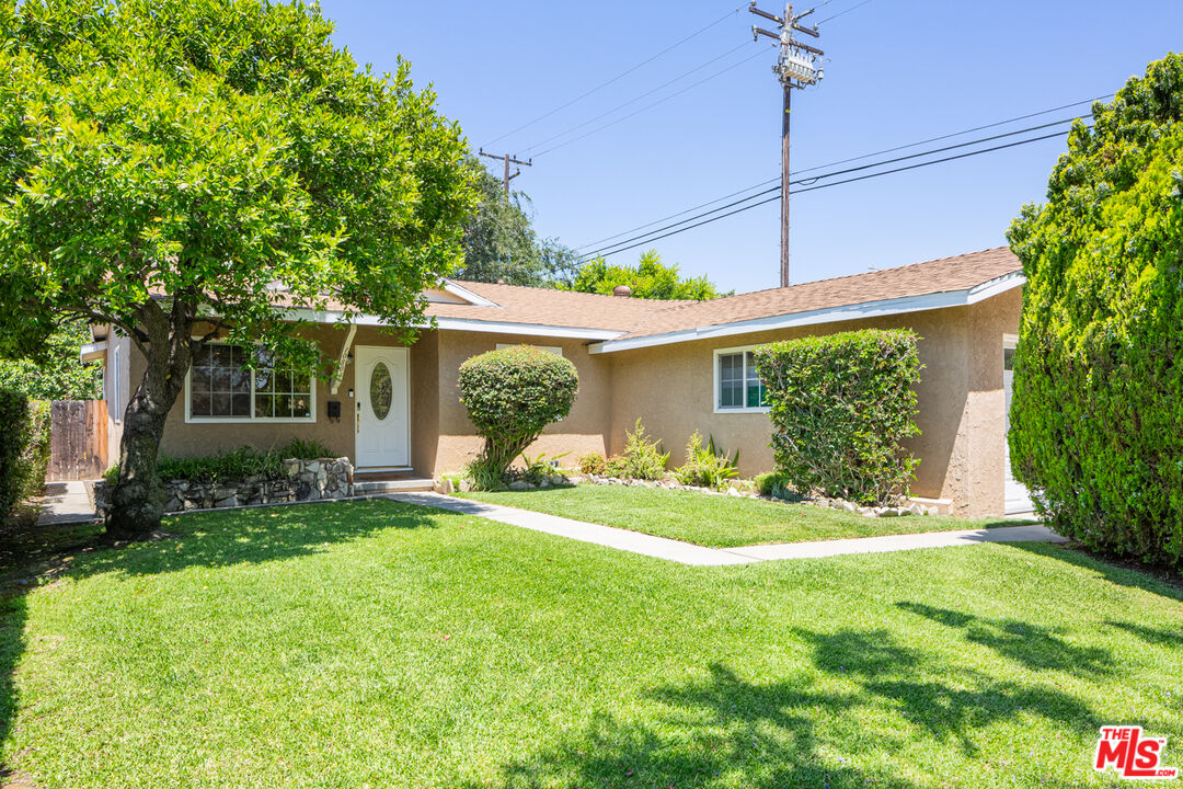 10803 Archway Dr