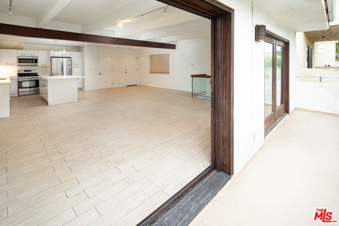 6304 Vista Del Mar
