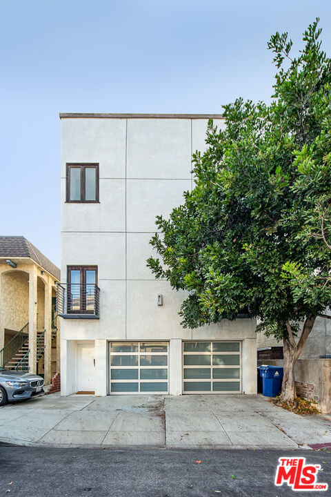 6304 Vista Del Mar