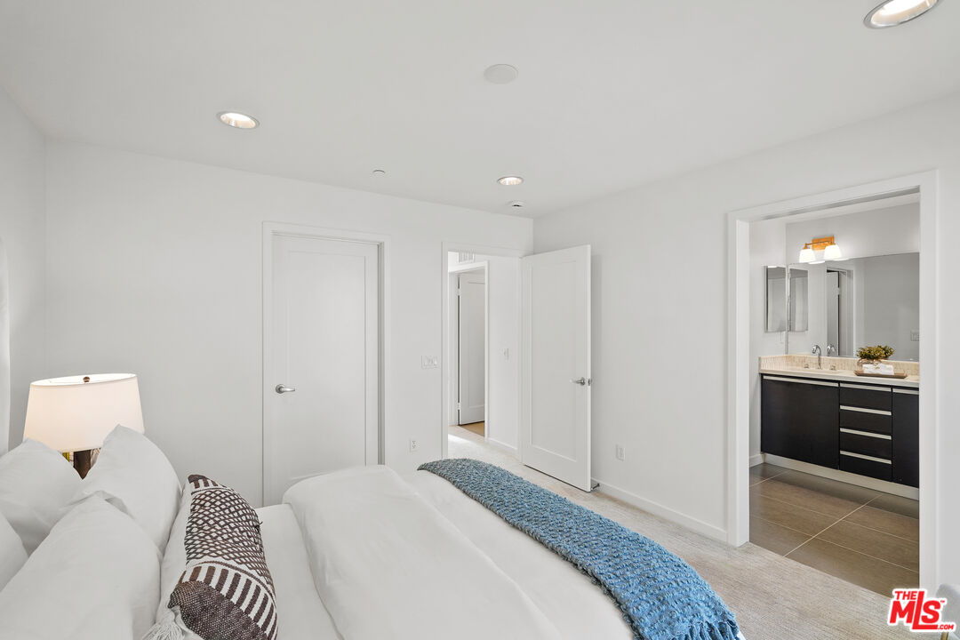 310 Washington Blvd Unit: 502