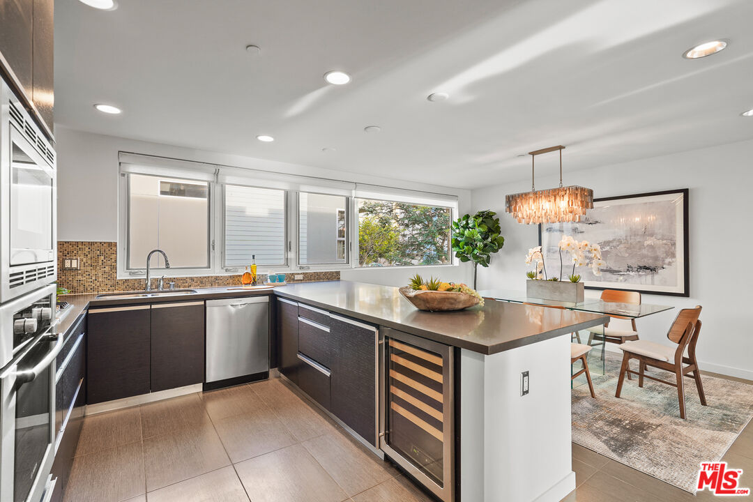 310 Washington Blvd Unit: 502