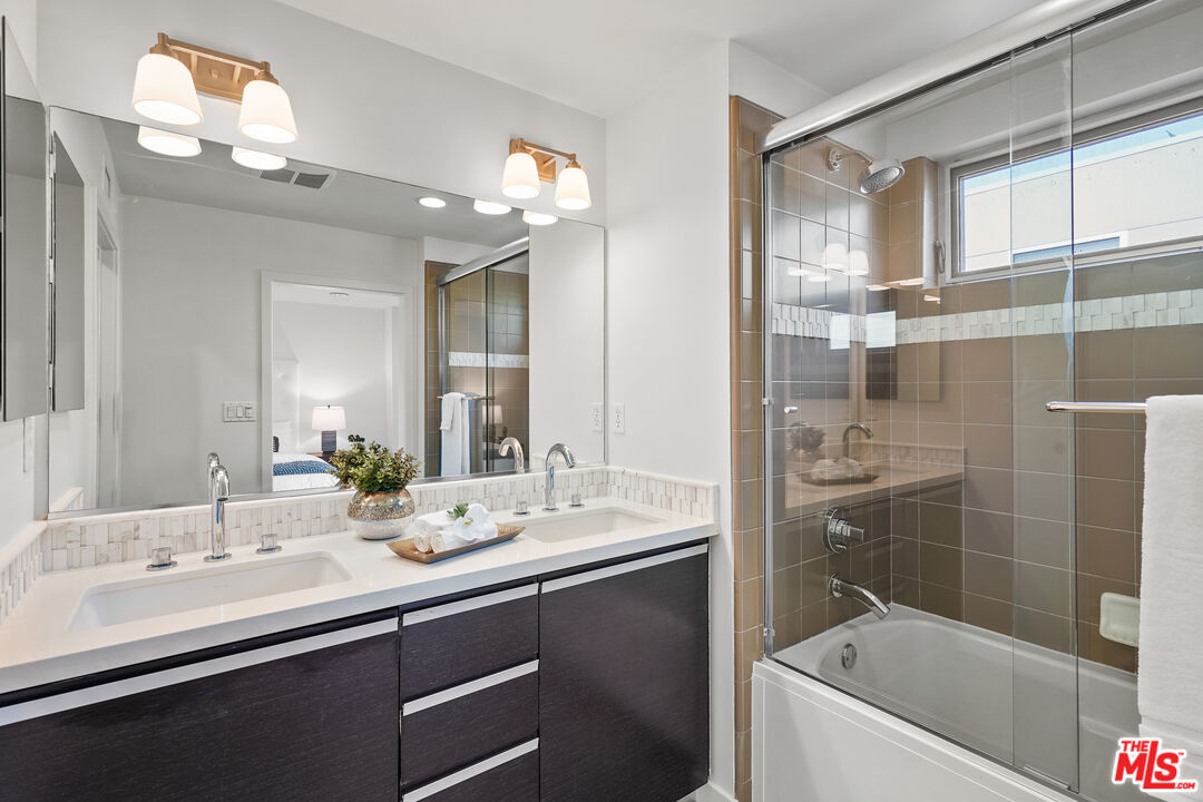 310 Washington Blvd Unit: 502