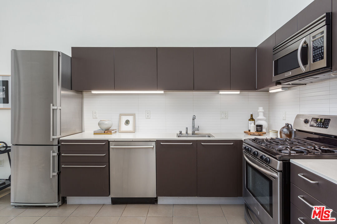 1912 Broadway Unit: 202