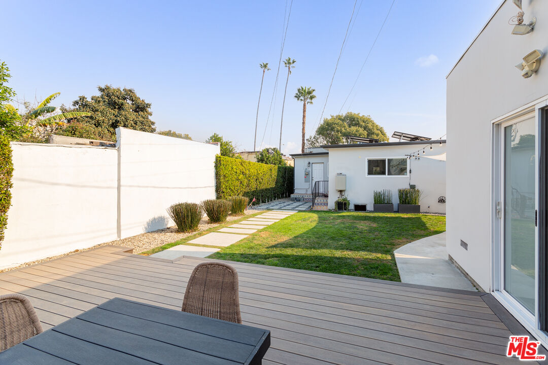 2815 Vineyard Ave
