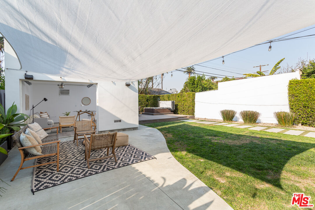 2815 Vineyard Ave