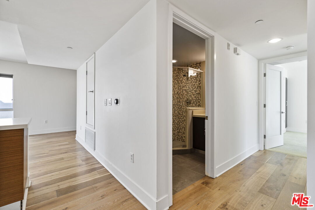 11715 Goshen Ave Unit: 301