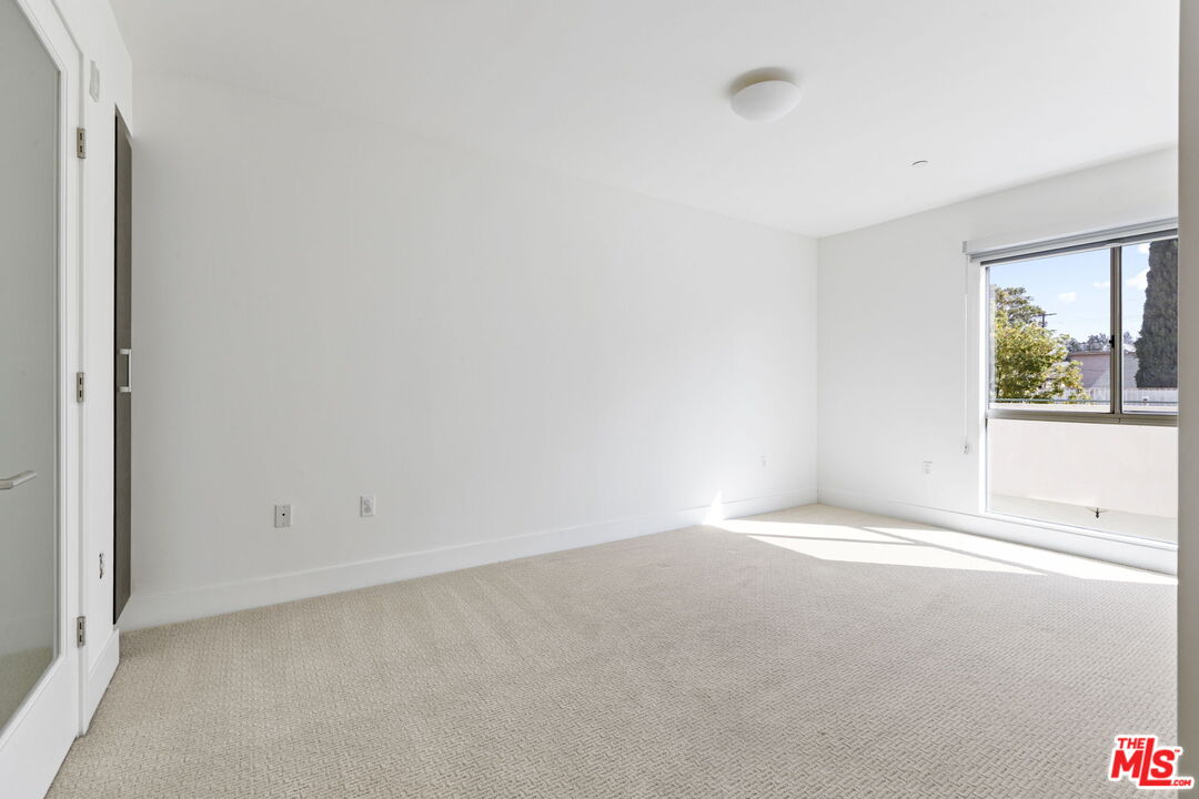11715 Goshen Ave Unit: 301