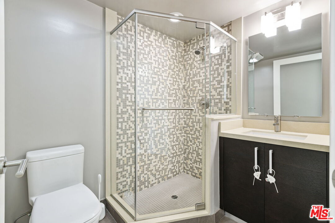 11715 Goshen Ave Unit: 301