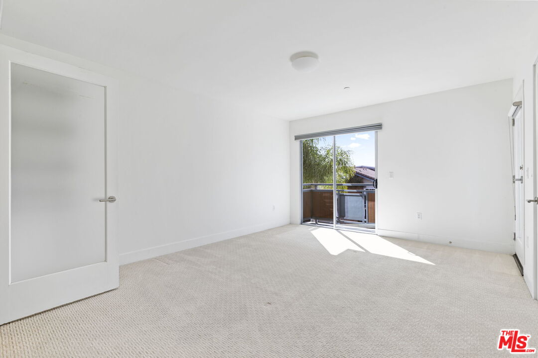 11715 Goshen Ave Unit: 301