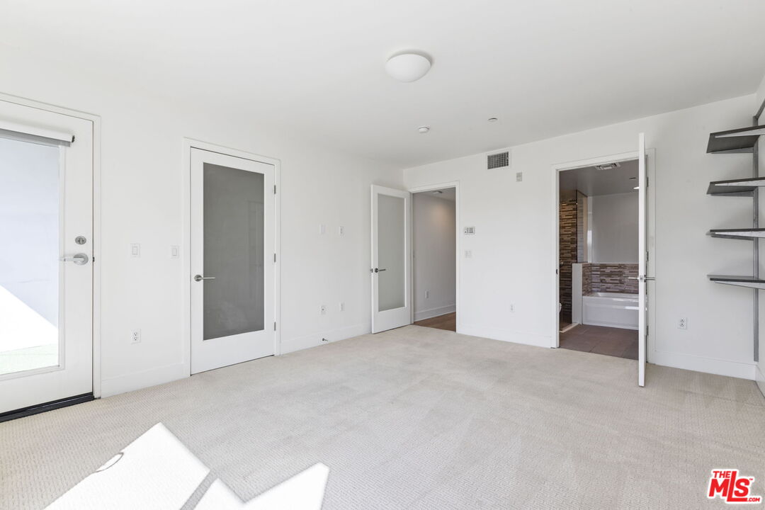 11715 Goshen Ave Unit: 301