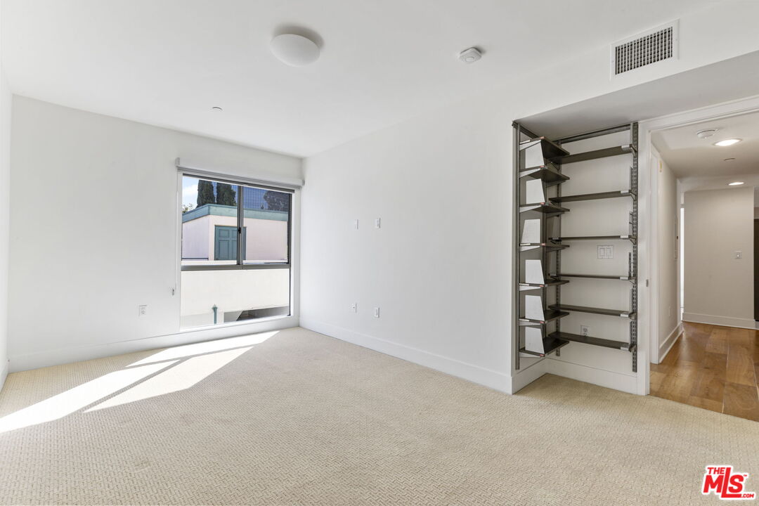 11715 Goshen Ave Unit: 301