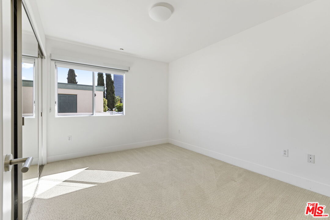 11715 Goshen Ave Unit: 301