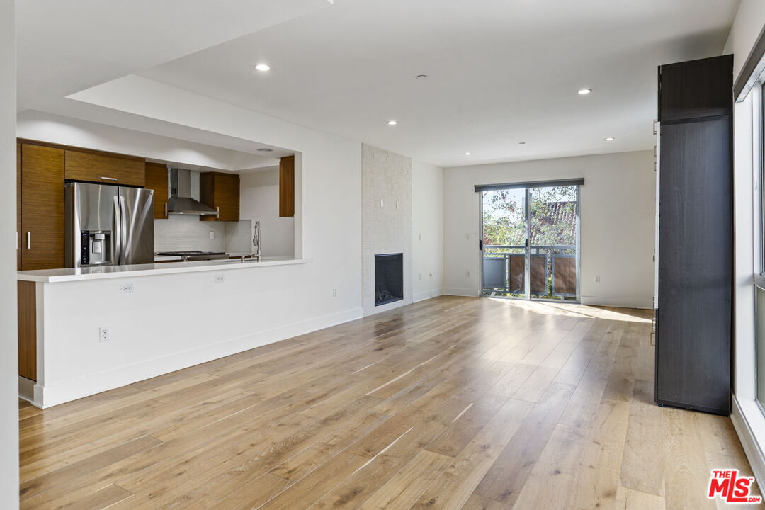 11715 Goshen Ave Unit: 301