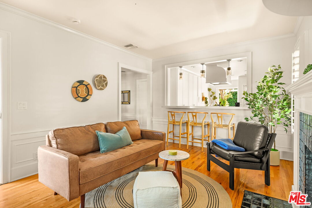 267 S Roosevelt Ave