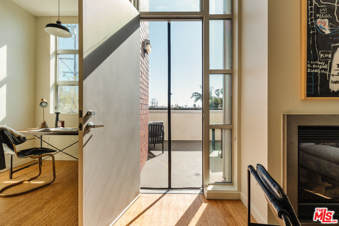 1912 Broadway Unit: 207