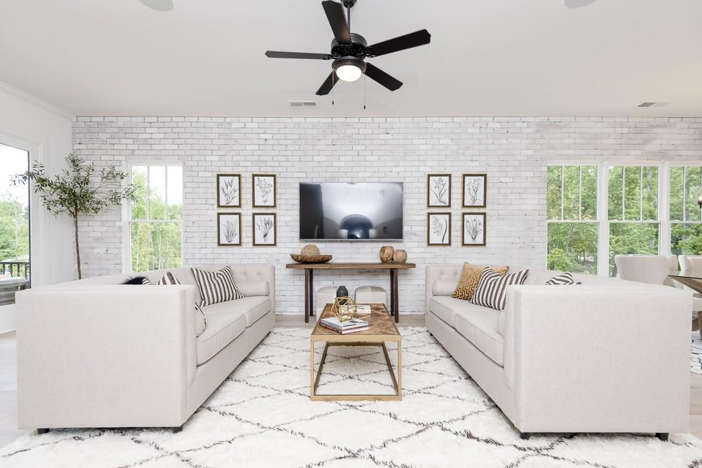 130 Villa Magnolia Lane