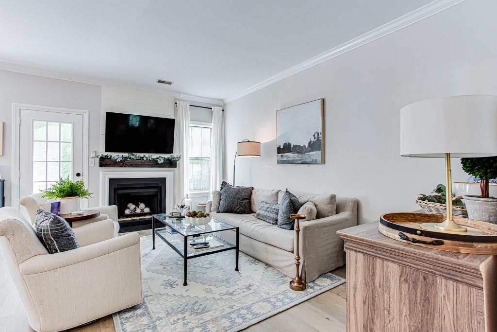 1160 Windsor Parkway Unit: 10