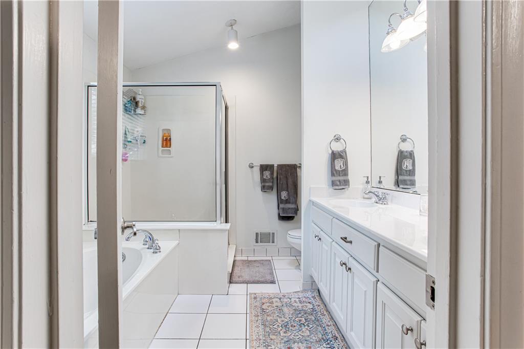 1114 Capital Club Circle NE
