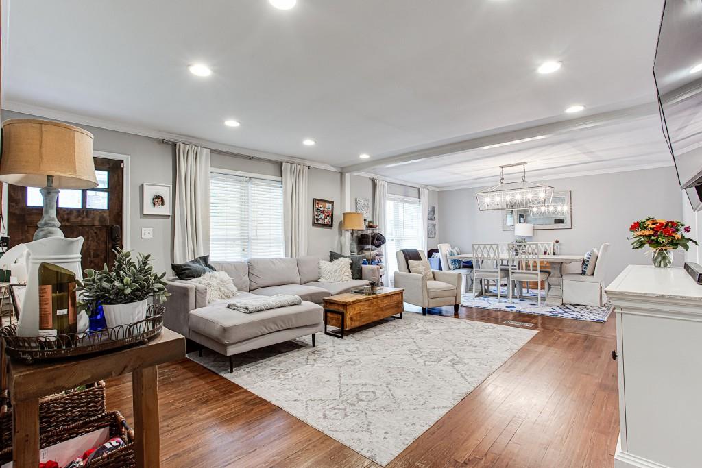 1747 Wayland Circle