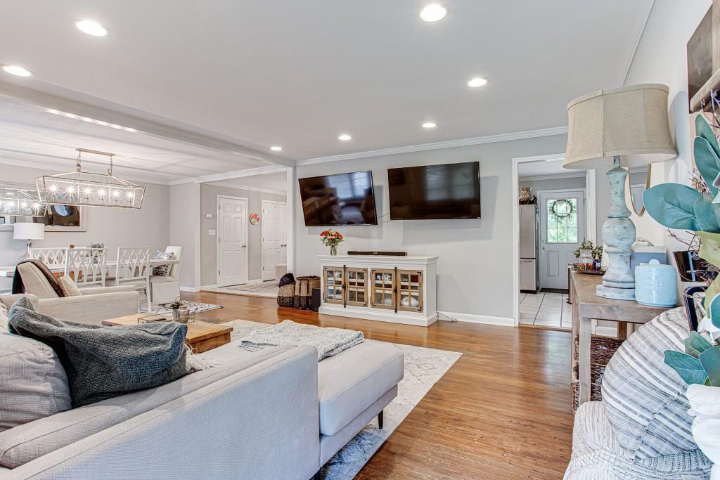 1747 Wayland Circle