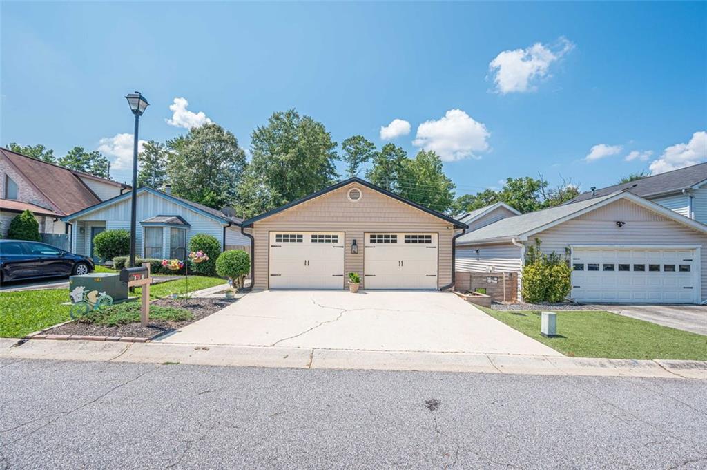 936 BOBCAT Court SE