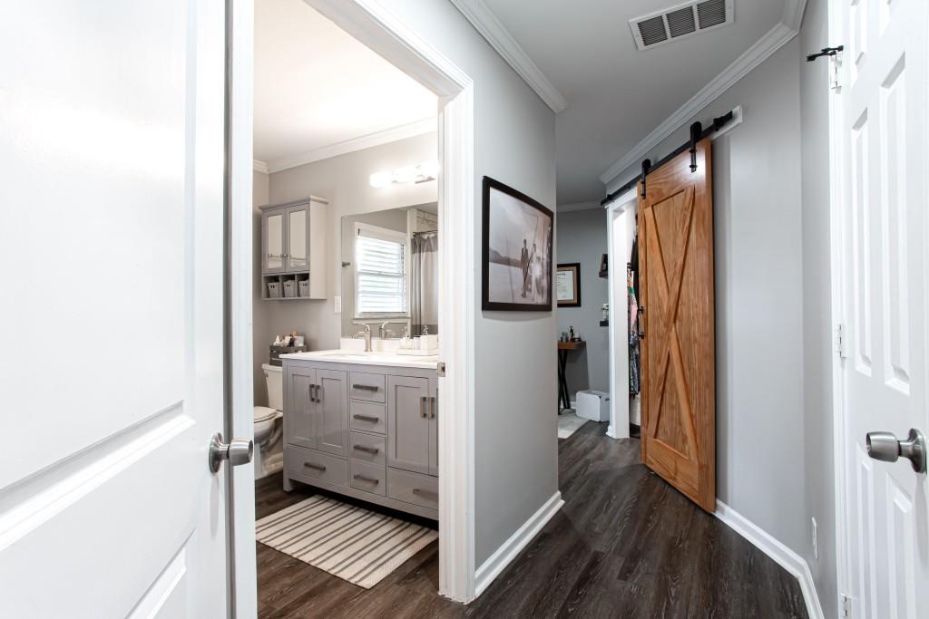 9 Pioneer Trail