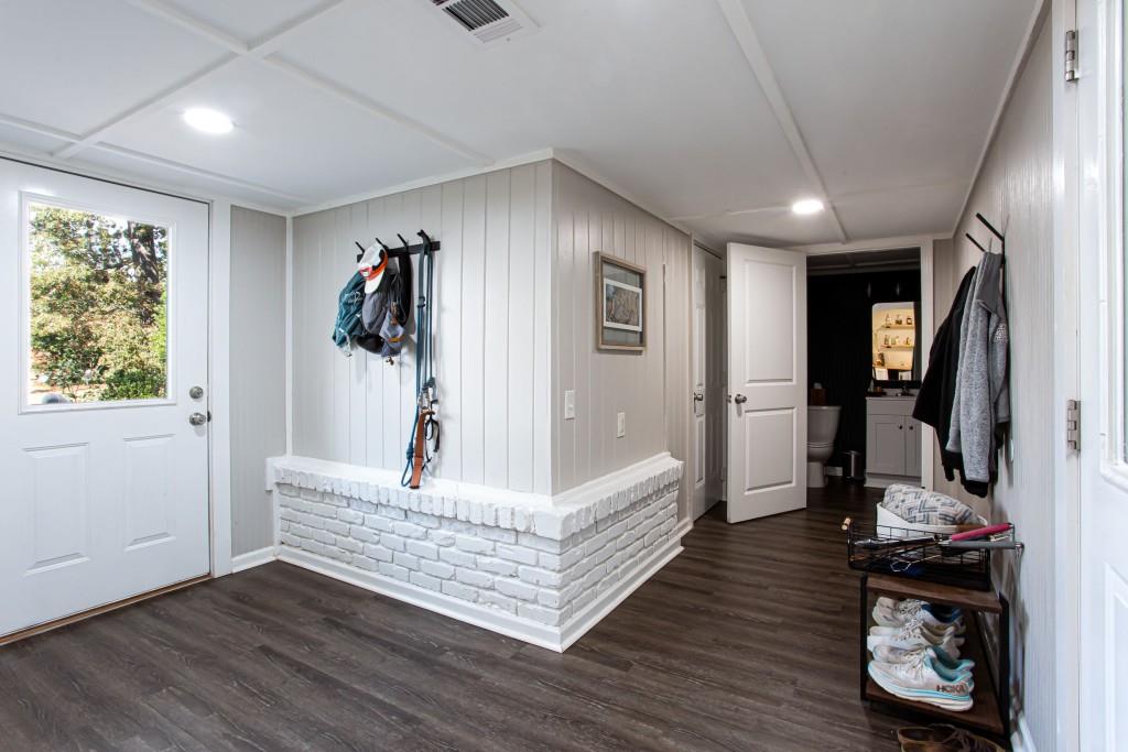 9 Pioneer Trail