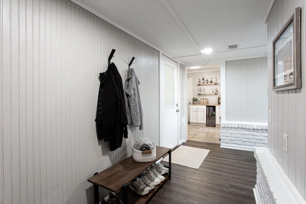 9 Pioneer Trail