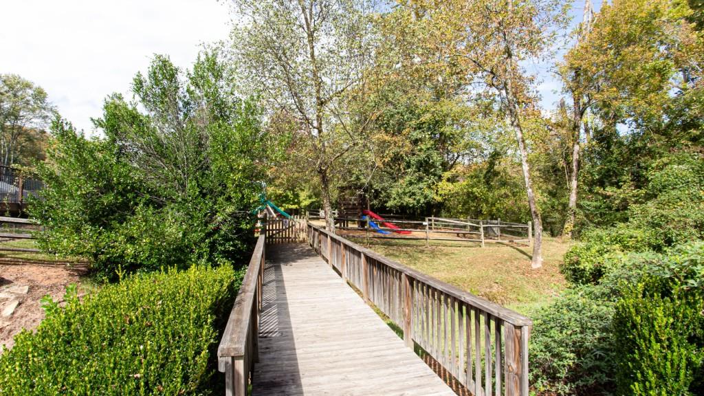 9 Pioneer Trail