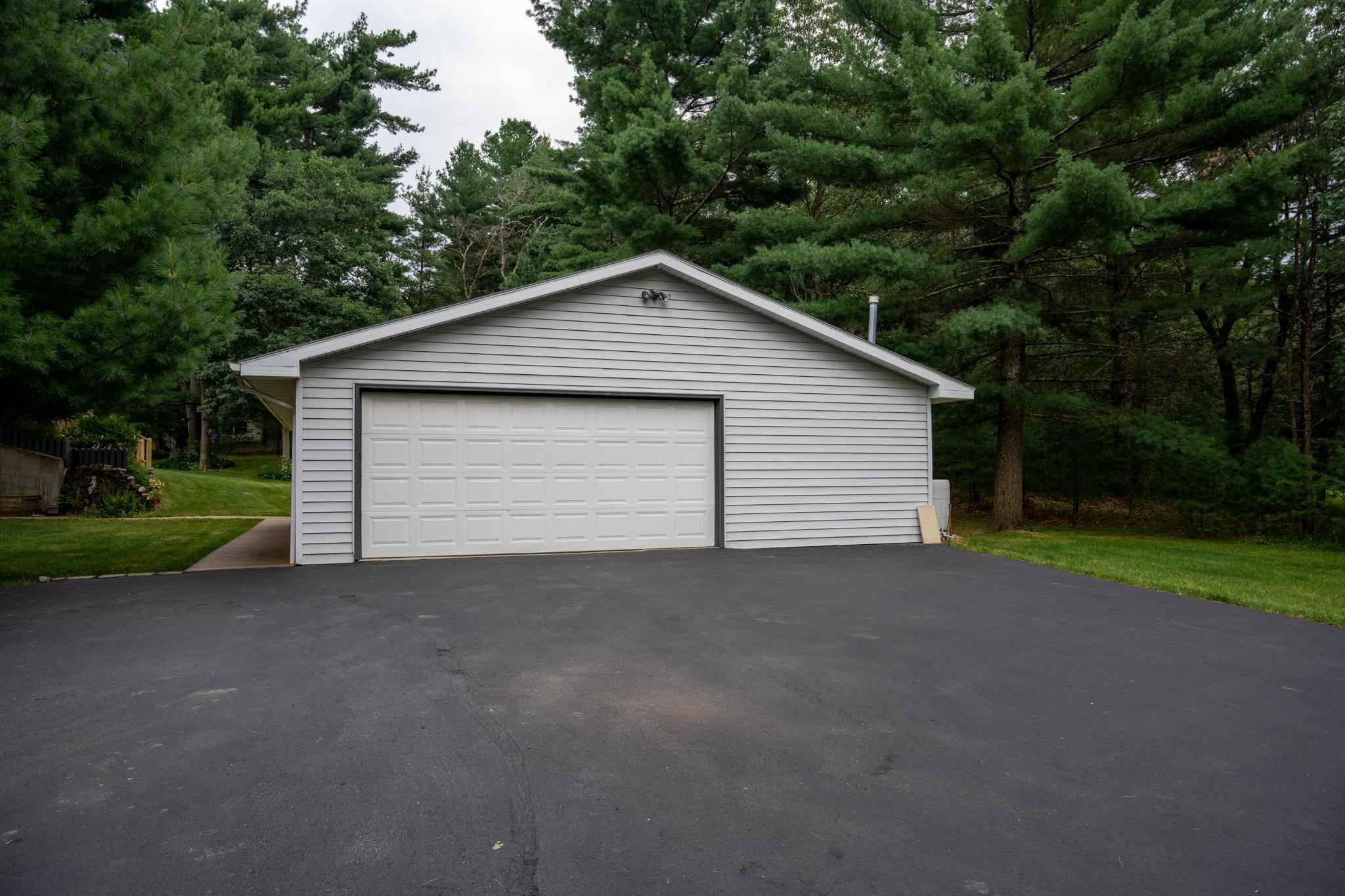 N6893 Sandstone Drive