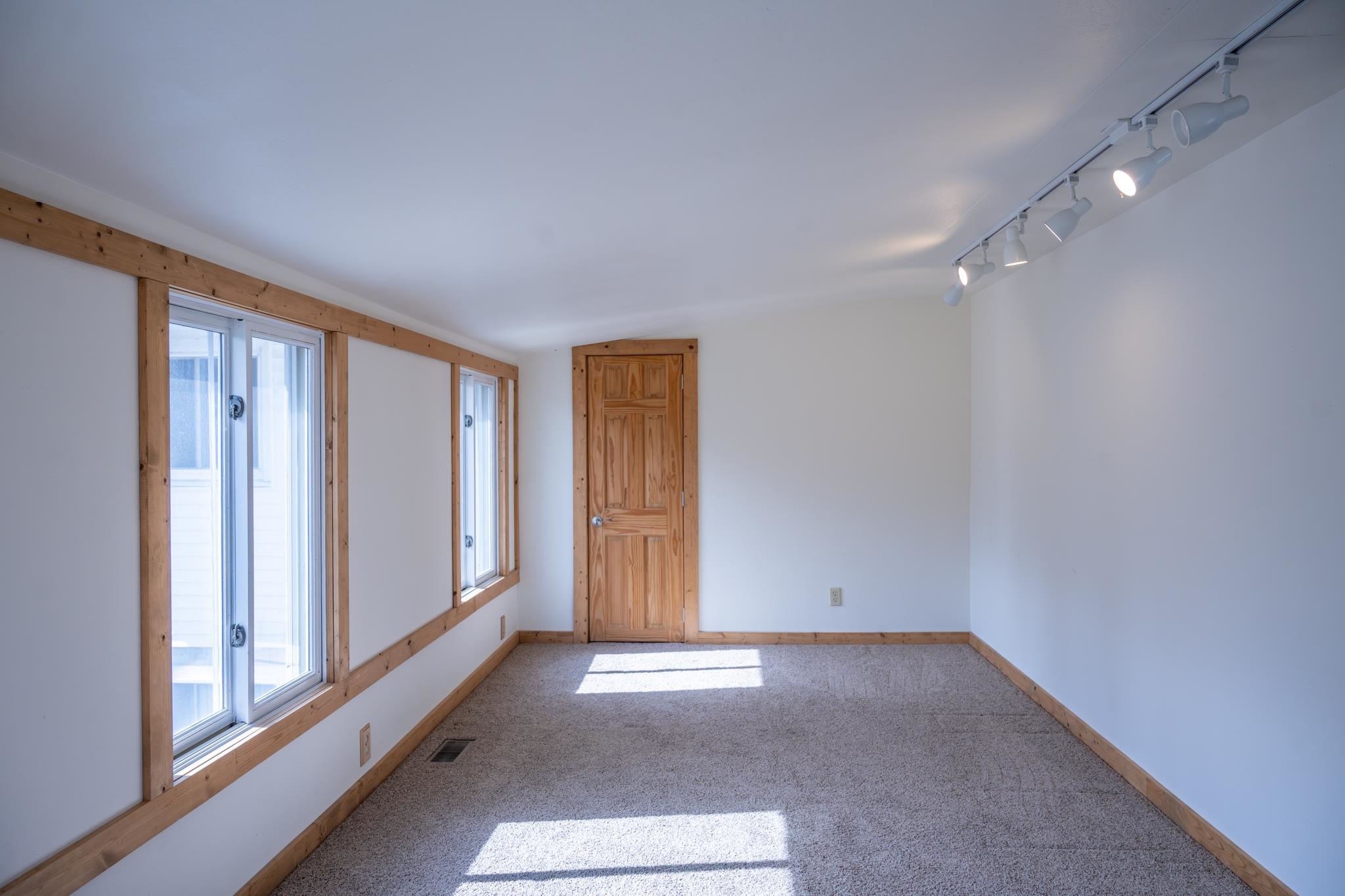 N10368 Queens Way