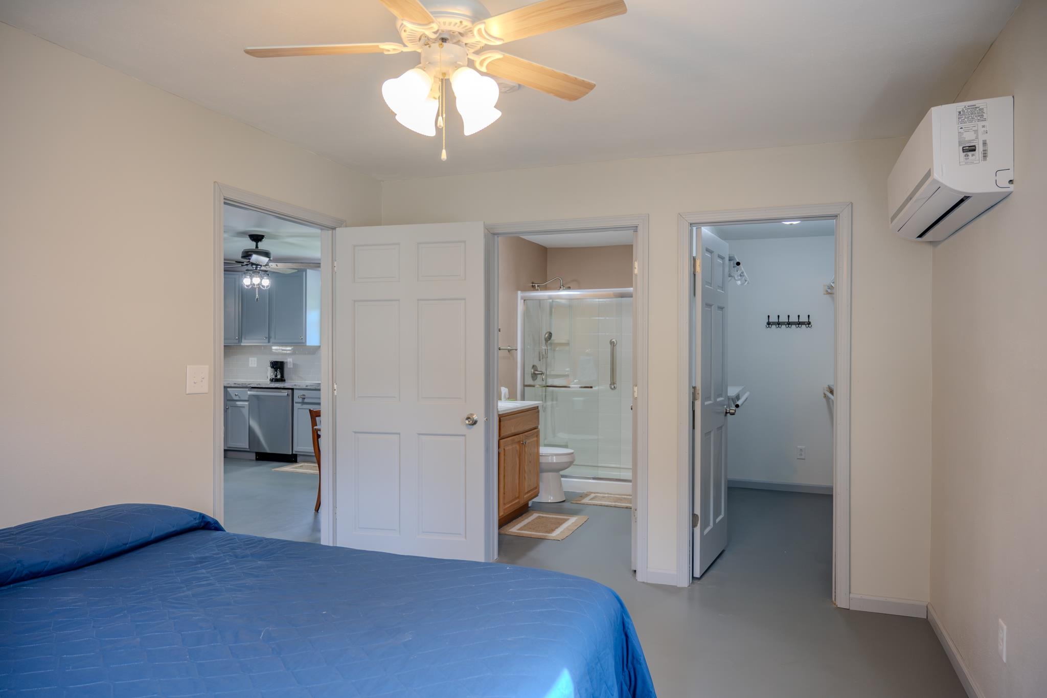 119 W Hall Street