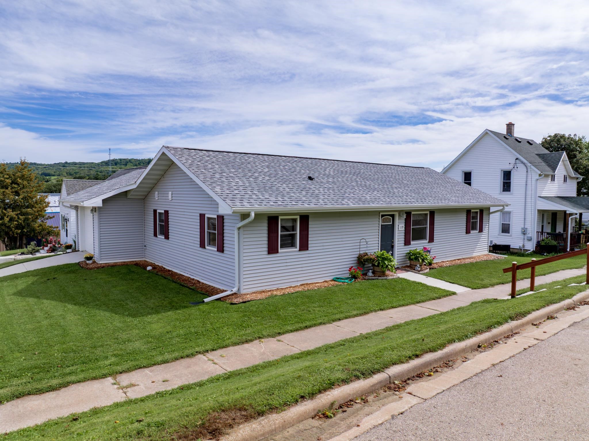 119 W Hall Street