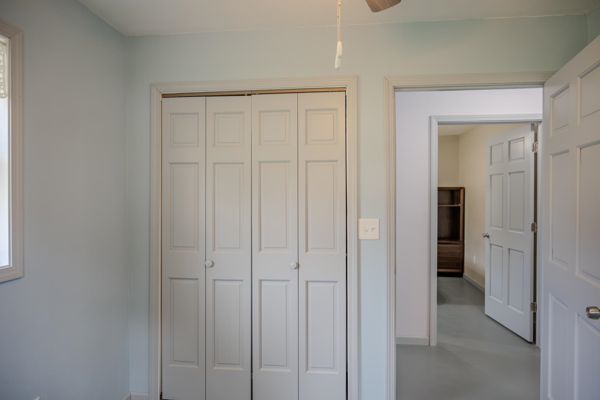 119 W Hall Street