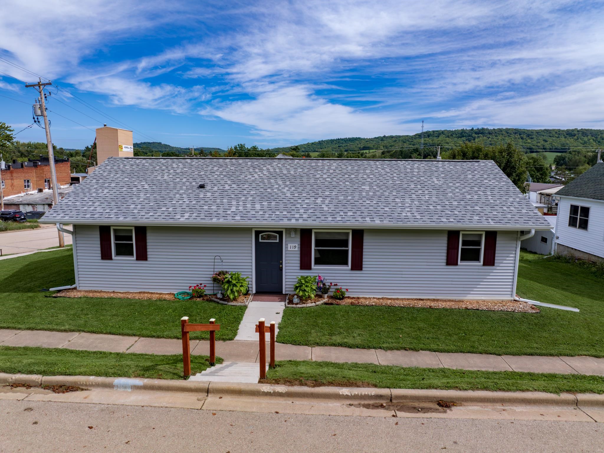 119 W Hall Street