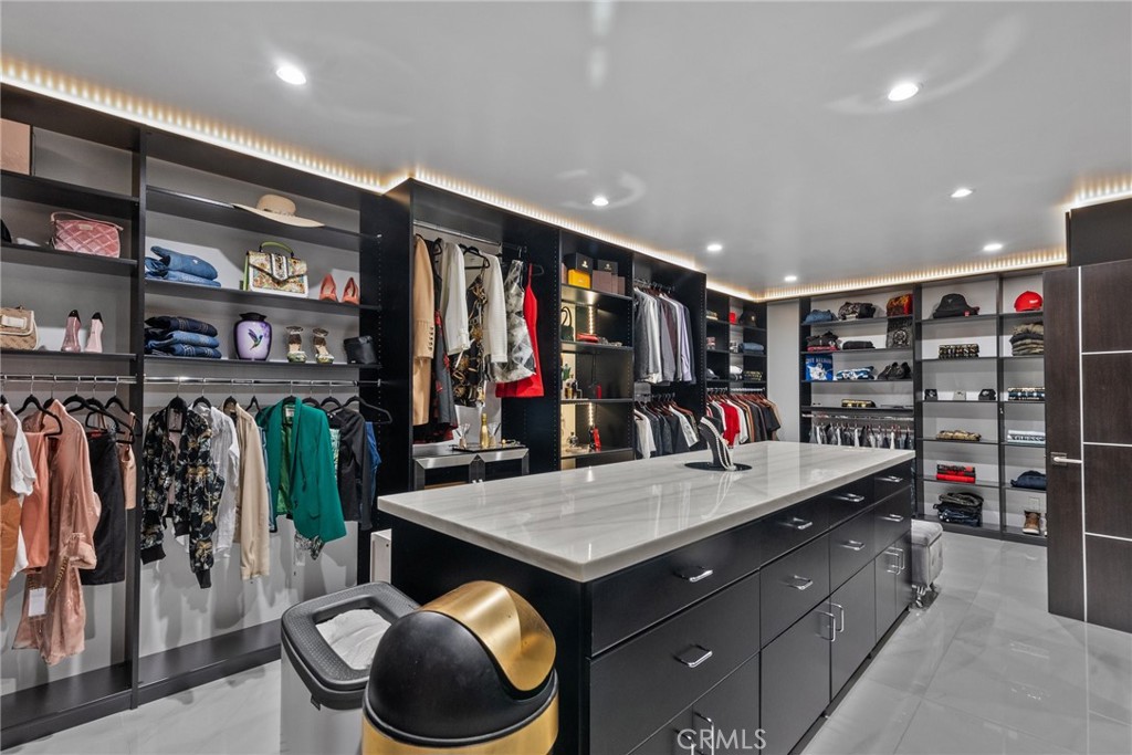 12293 Woodley Avenue