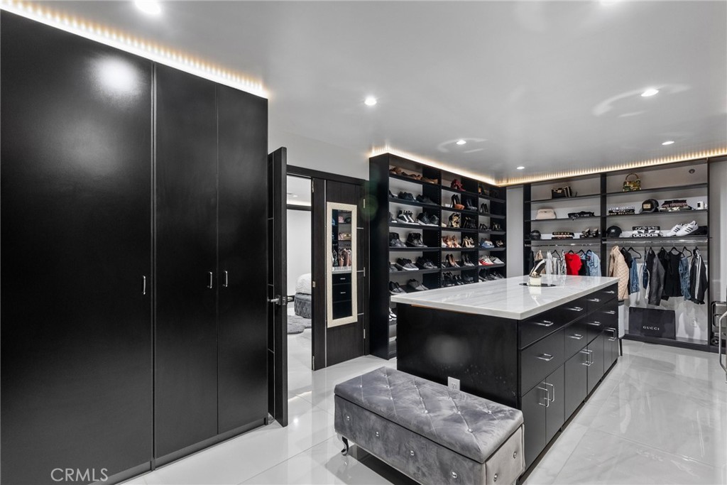 12293 Woodley Avenue