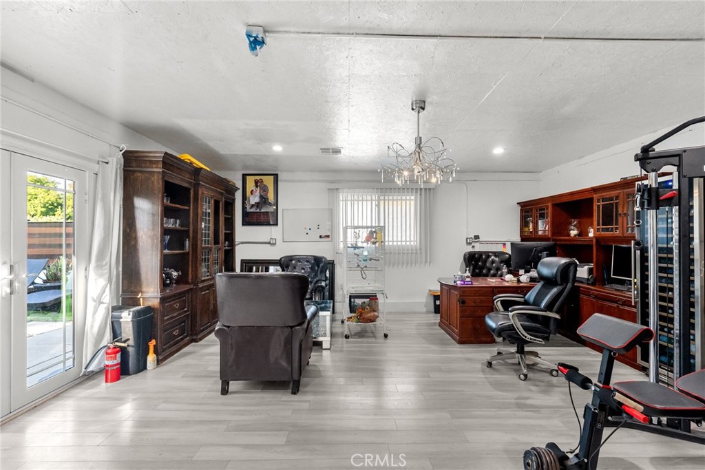 12293 Woodley Avenue