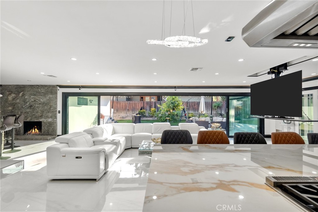 12293 Woodley Avenue