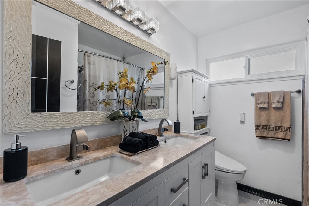 12293 Woodley Avenue