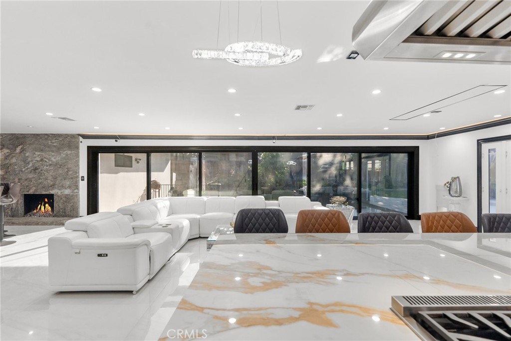 12293 Woodley Avenue