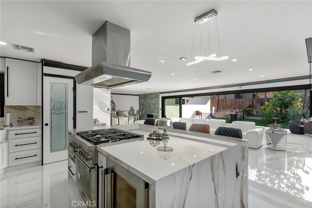 12293 Woodley Avenue