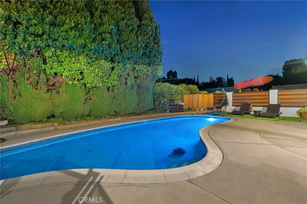 12293 Woodley Avenue