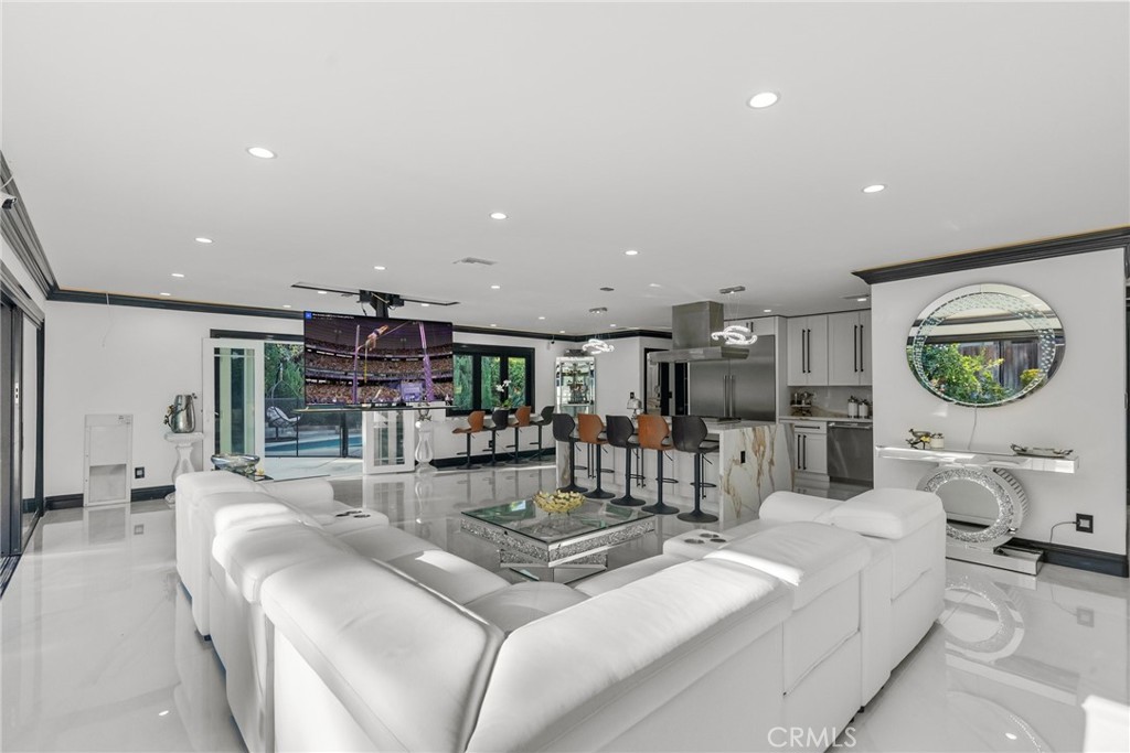 12293 Woodley Avenue