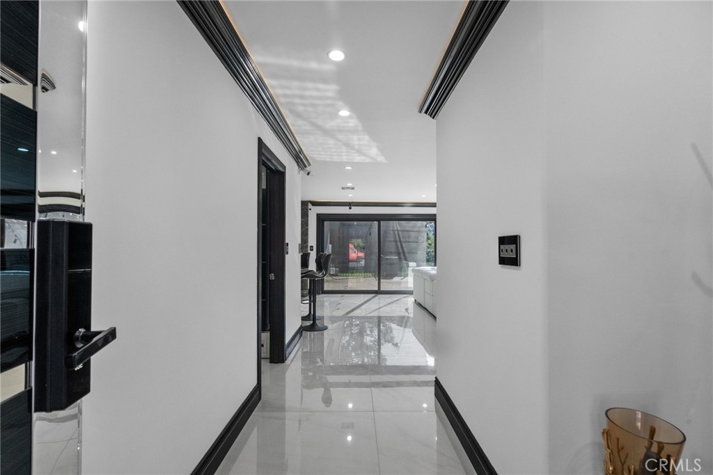 12293 Woodley Avenue