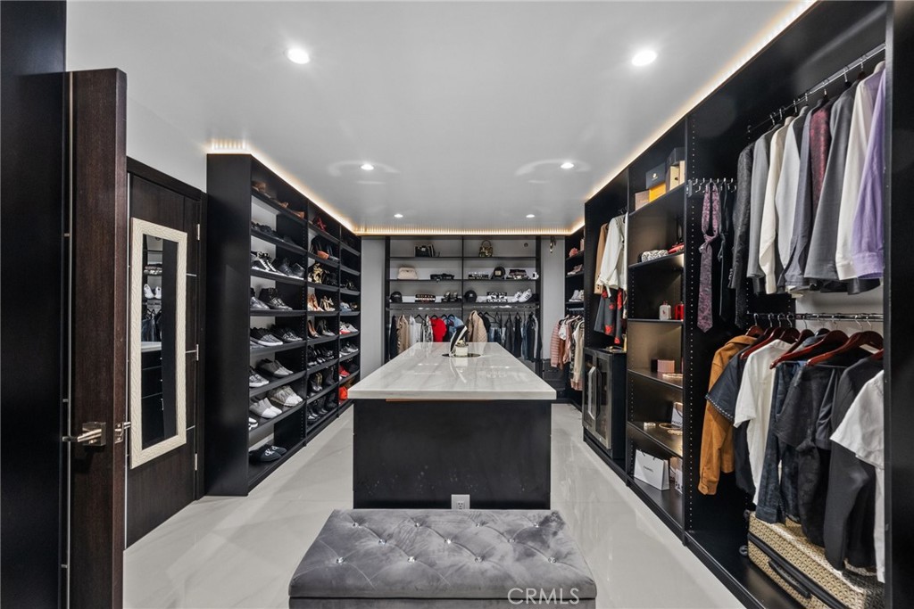 12293 Woodley Avenue