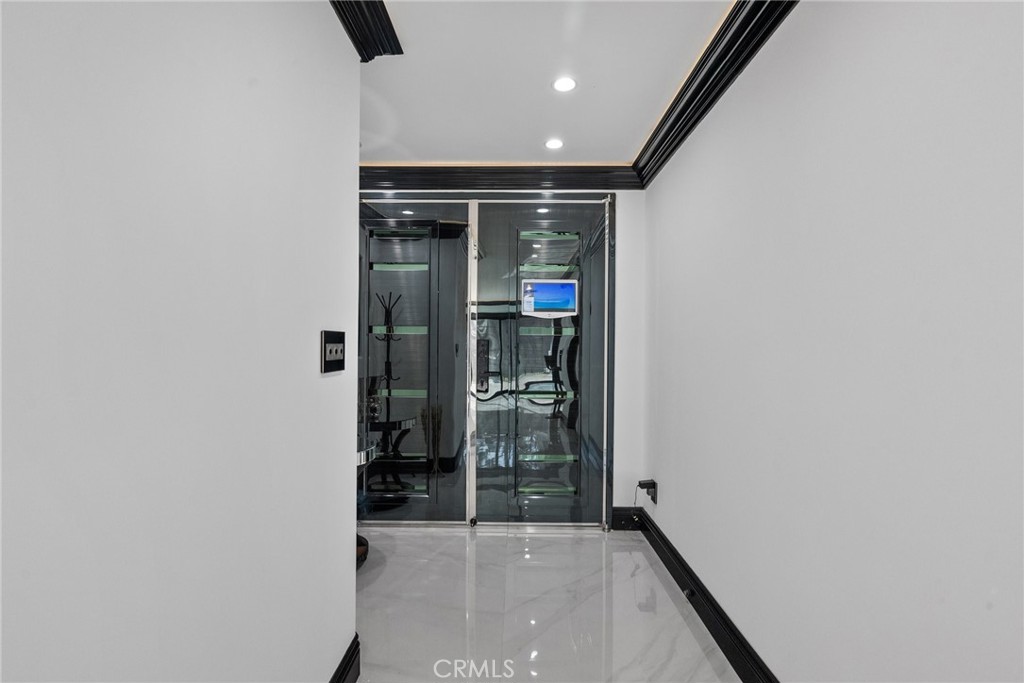 12293 Woodley Avenue